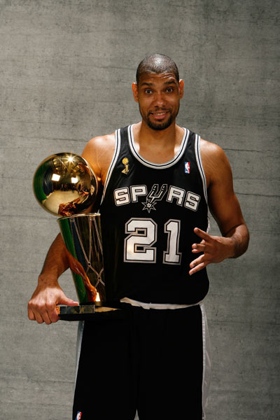 马卡：赫伊森最近状态明显下滑，但俱乐部依然对其充满信心（马卡：赫伊森近期表现下滑，俱乐部依旧信任他）