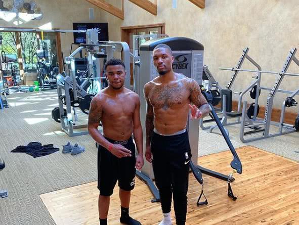 药厂CEO：任命滕哈赫是我们的错；不希望阿隆索过得不好（药厂CEO：任命滕哈赫是我们的失误，不愿阿隆索过得艰难）