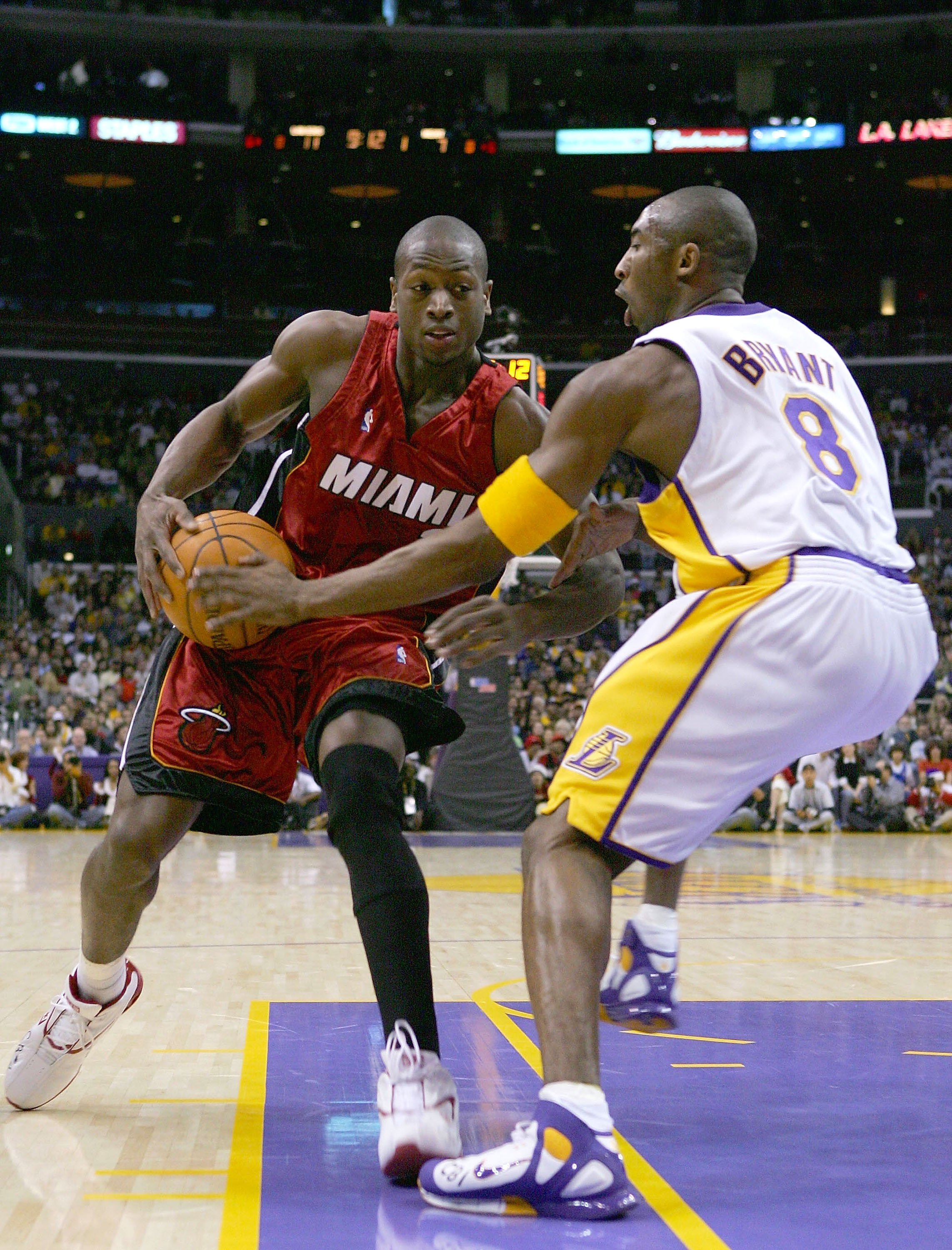 圣埃蒂安主帅：哈兰德将对阵姆巴佩在挪威几乎是全民话题（圣埃蒂安主帅：哈兰德与姆巴佩的对决在挪威掀起全民热议）