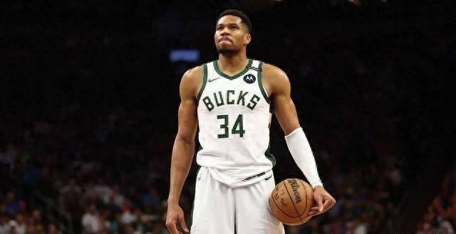 新援哈托身穿世俱杯冠军徽章球衣亮相，切尔西将持有4年（切尔西新援哈托穿世俱杯冠军徽章战袍亮相，合同期4年）