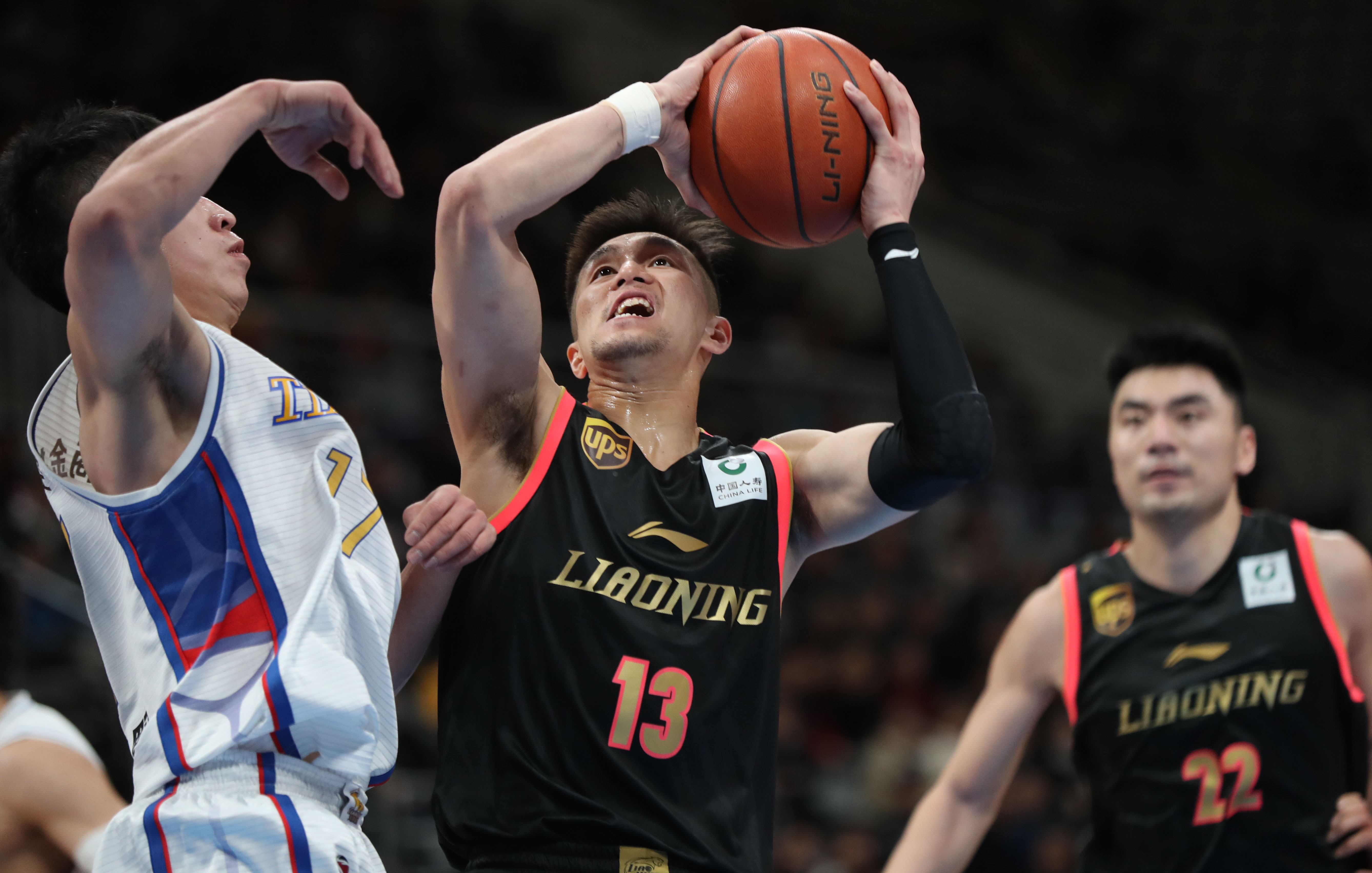 剑南春丨国米2-0拉齐奥登顶，劳塔罗闪击，博尼破门（剑南春丨国米2-0力克拉齐奥登顶：劳塔罗闪击，博尼建功）