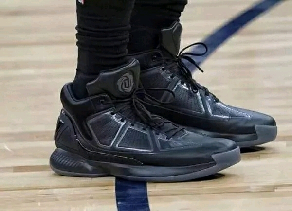 斯基拉：意足协主席提出联赛改革方案，减少意甲降级球队数量（斯基拉：意足协主席拟推联赛改革，意甲降级名额将缩减）