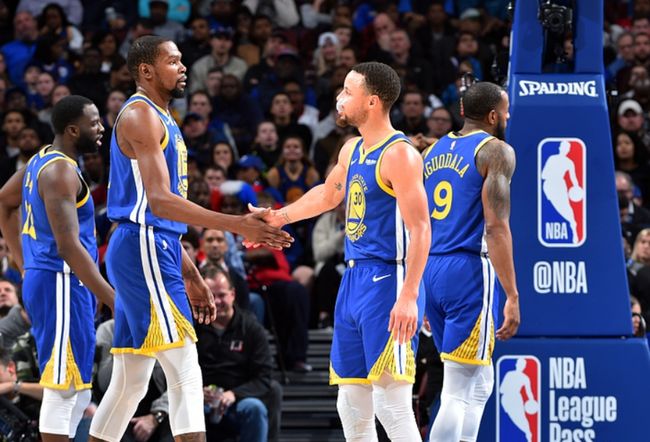 头槌助帕尔马连追两球逼平米兰，德尔普拉托当选全场最佳球员（帕尔马凭借头球连扳两球战平米兰，德尔普拉托荣膺本场最佳）