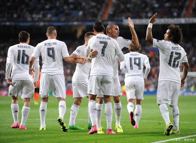 英超曼城vs桑德兰：我预测主队大胜，3-0、3-1，至少赢两个（英超曼城迎战桑德兰：看好主队至少两球取胜，比分倾向3-0或3-1）