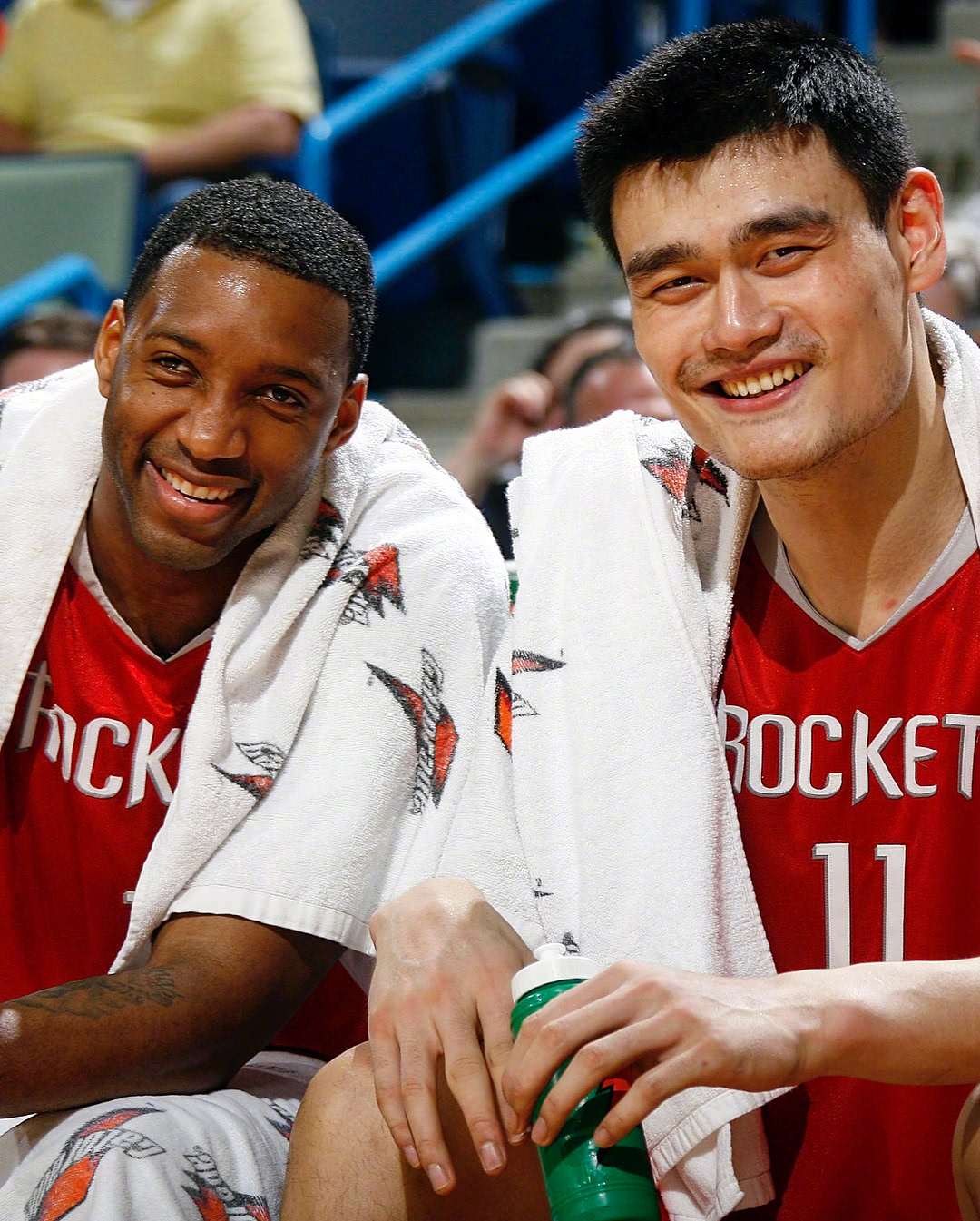 吉尔摩社媒晒照：手术成功，康复之路开始（吉尔摩晒术后照：手术顺利，康复启程）