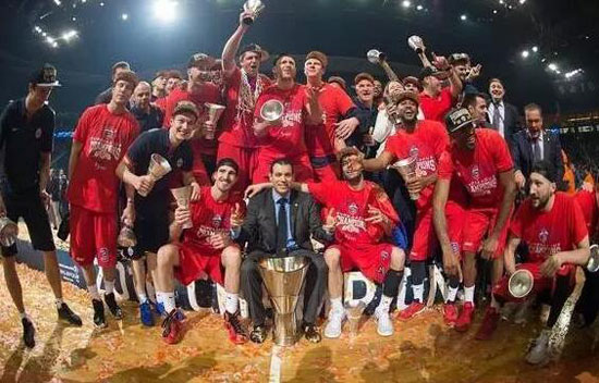 王博：过去荣耀已成历史，新赛季广厦以卫冕冠军姿态迎接挑战（王博：辉煌已成过往，广厦新季以卫冕者之姿迎接挑战）