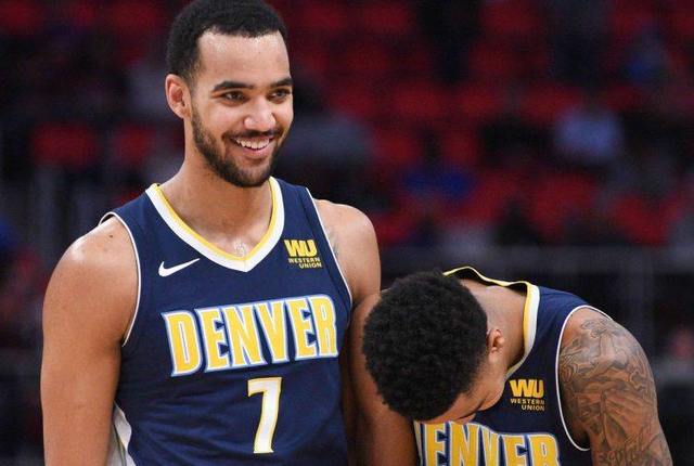 欧冠之夜法国海外球员表现：萨利巴尝试后腰，乌帕决定性（欧冠之夜法国留洋球员亮点：萨利巴客串后腰，乌帕梅卡诺发挥决定性作用）