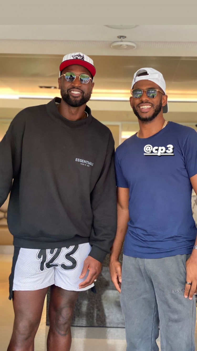 米兰女排以3-0击败贝加莫，艾格努砍25分MVP，展现统治力，整体配合出色，展现冠军底蕴。（米兰女排3-0横扫贝加莫，艾格努25分当选MVP，团队默契尽显冠军气质）