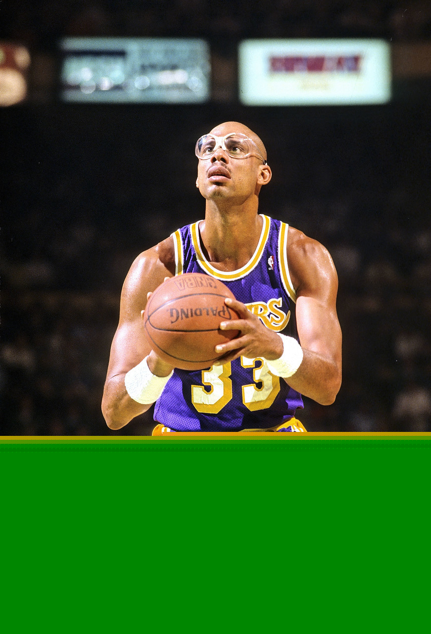 篮球篮网主力球员赛后受媒体采访（篮网队核心球员赛后接受媒体采访）