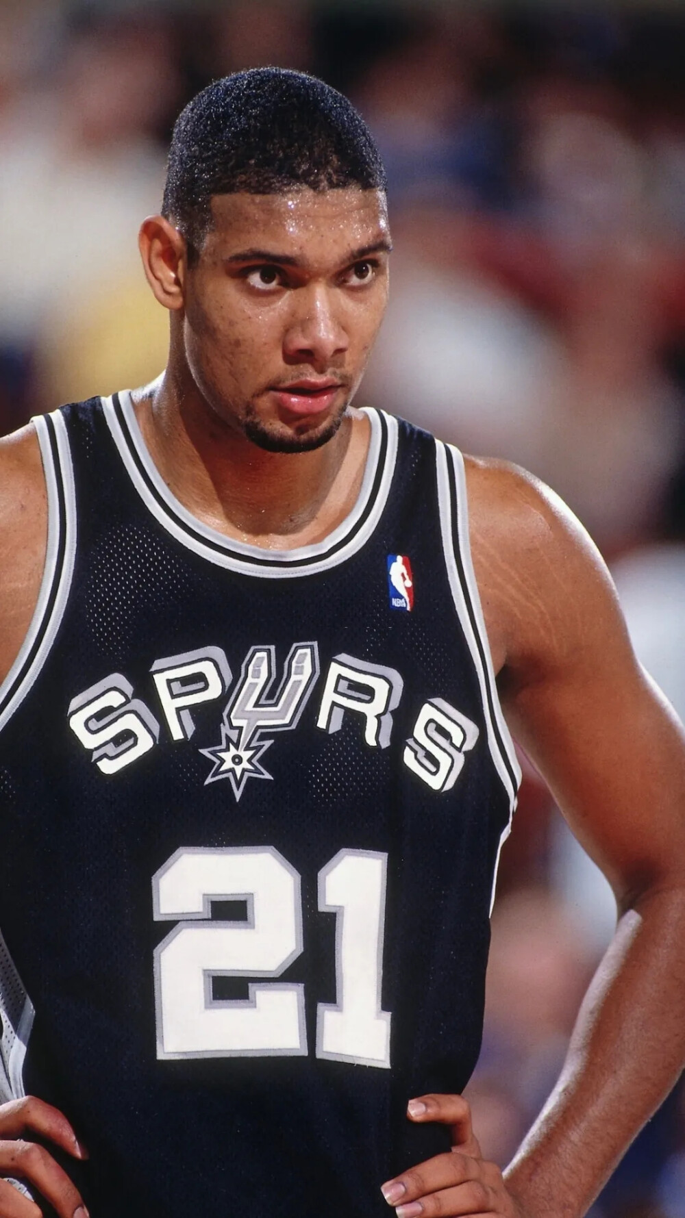 雷霆公布伤病报告：哈滕和华莱士复出，以赛亚·乔等三人缺席（雷霆伤情更新：哈滕、华莱士回归，以赛亚·乔等三将缺阵）