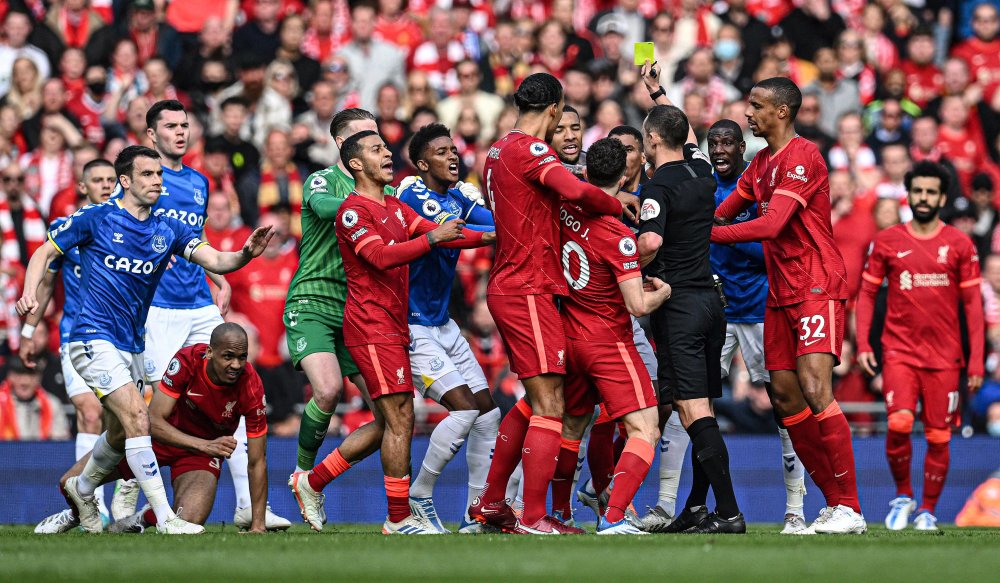 🎮HLE 1-1 T1：Kanavi装甲猴离谱送命，T1扳平总比分（HLE与T1战至1-1：Kanavi坦猴频繁送命，T1强势追平）