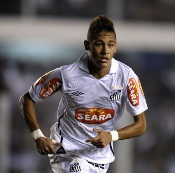 D席：08年欧洲杯没人看好我们，阿拉贡内斯给了每个人信心（D席：2008欧洲杯不被看好，阿拉贡内斯为全队注入信心）